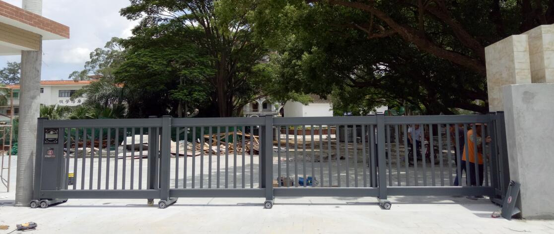 深圳龍華廣培學(xué)校電動(dòng)門(mén)案例
