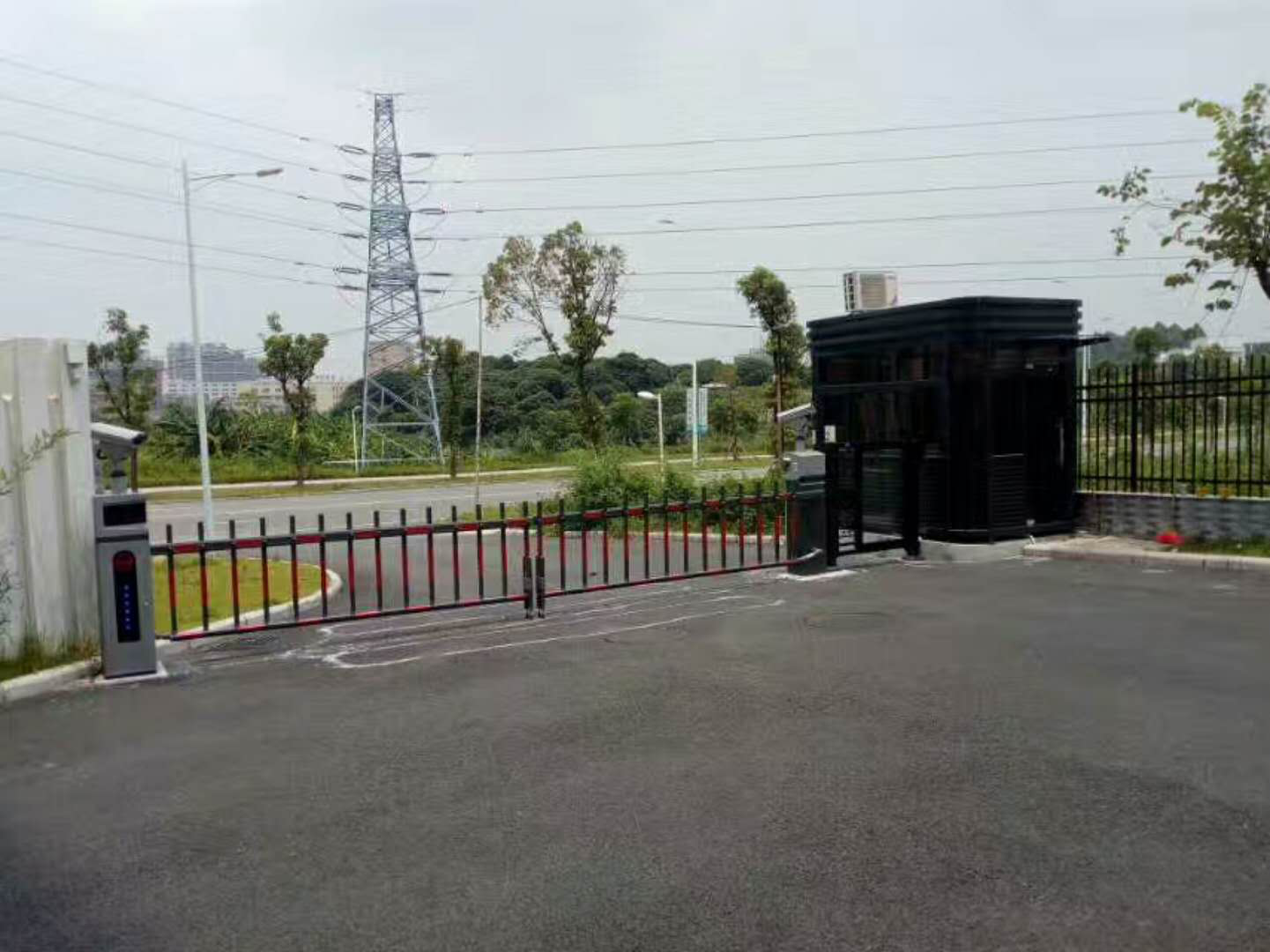 北京大學(xué)東莞光電研究院電動門案例